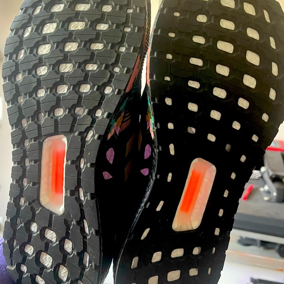 COPY - MINT condition, rare Chinese New Year Adidas Ultraboost. - Picture 7 of 9